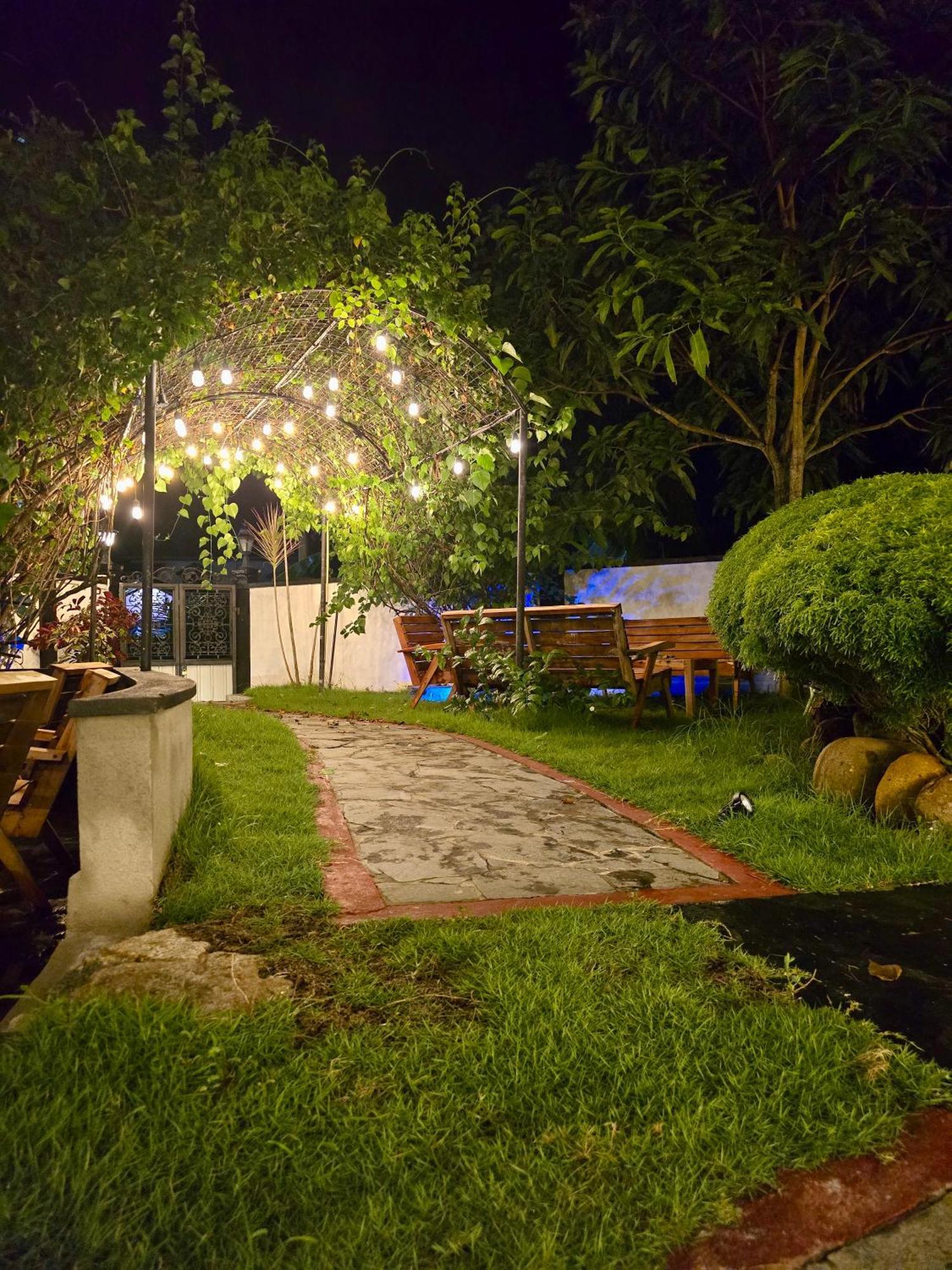 Habibi Hostel & Restaurant ウナワトゥナ エクステリア 写真