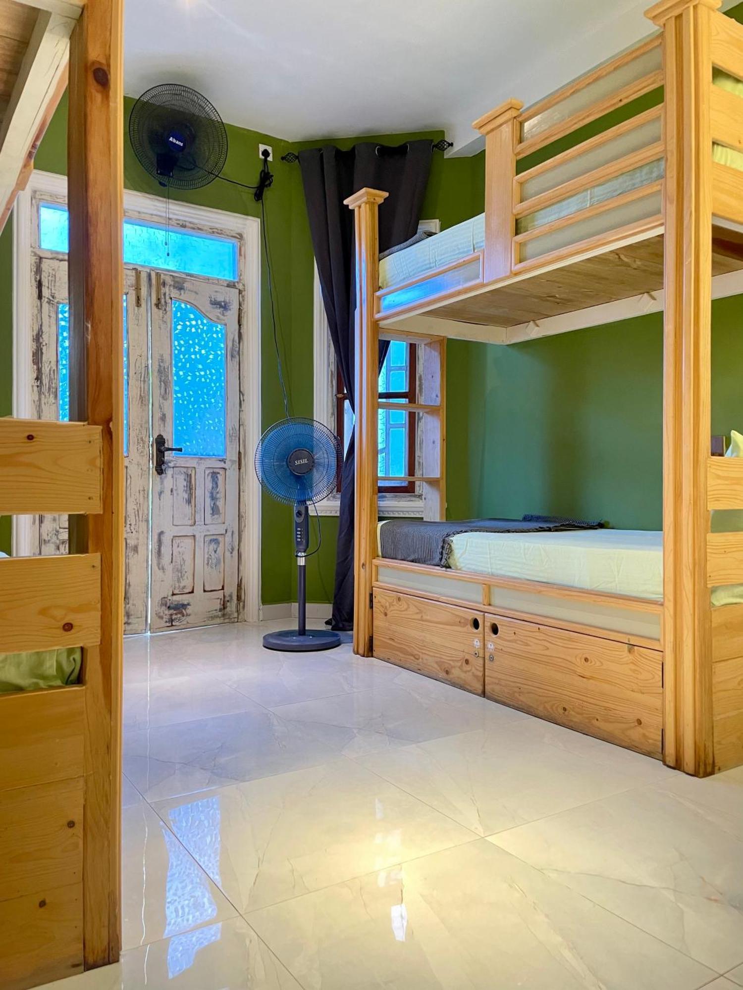 Habibi Hostel & Restaurant ウナワトゥナ エクステリア 写真