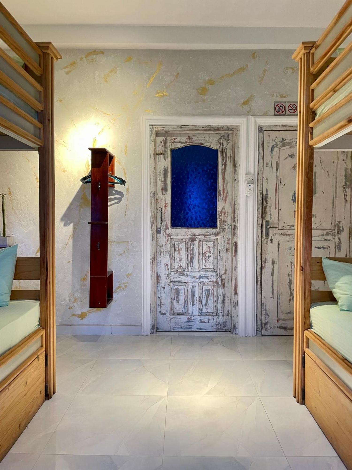 Habibi Hostel & Restaurant ウナワトゥナ エクステリア 写真